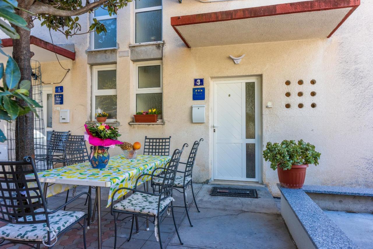 Apartment Mira "Pet Friendly" Crikvenica Εξωτερικό φωτογραφία
